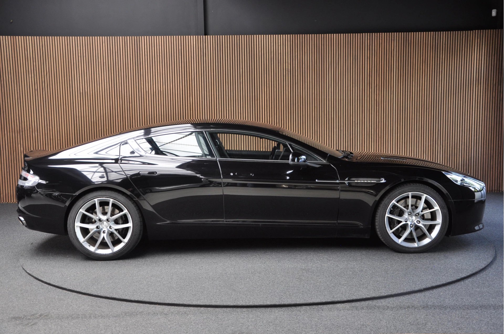 Hoofdafbeelding Aston Martin Rapide