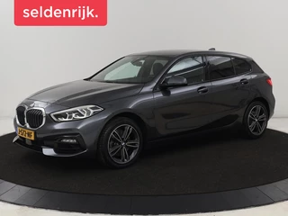 BMW 1-serie 118i Executive | Sport Line | Camera | Carplay |  Sportstoelen | Live Cockpit | Navigatie | Full LED | Climate control | Sfeerverlichting | Cruise control | Park Assist | Bluetooth | Getint glas