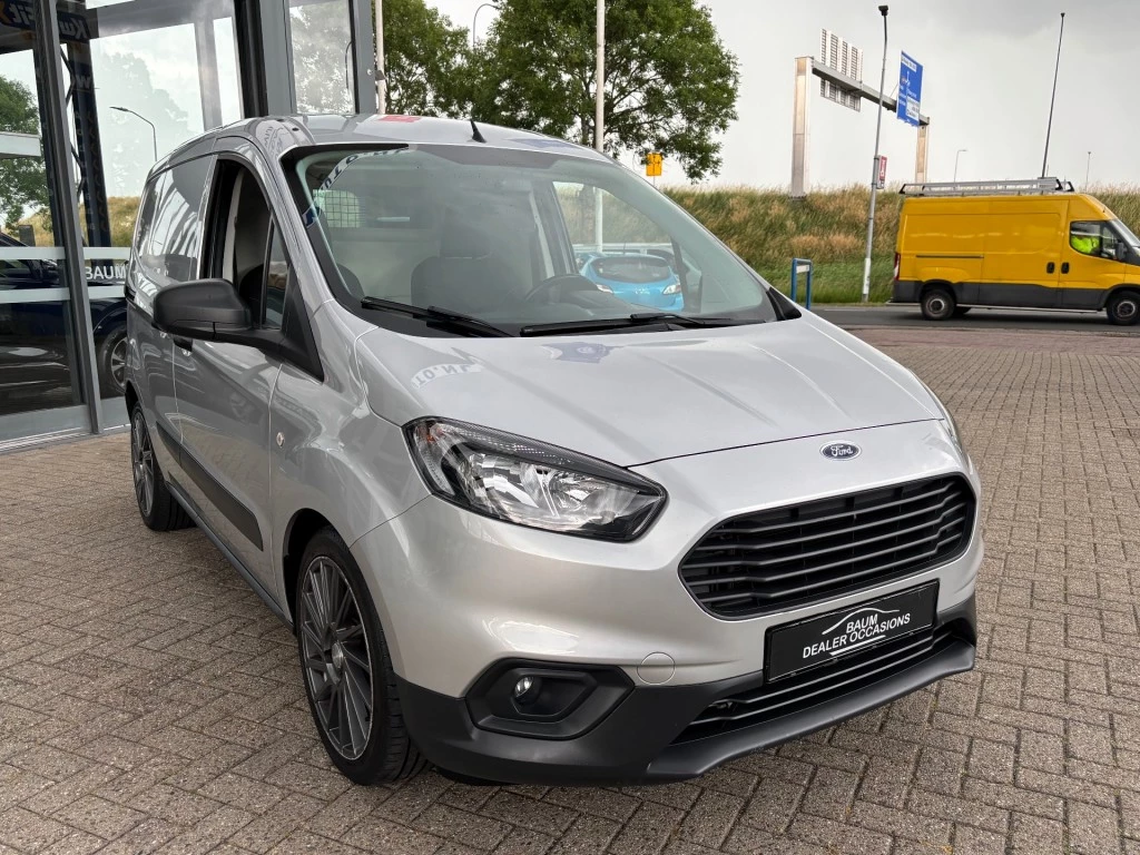 Hoofdafbeelding Ford Transit Courier