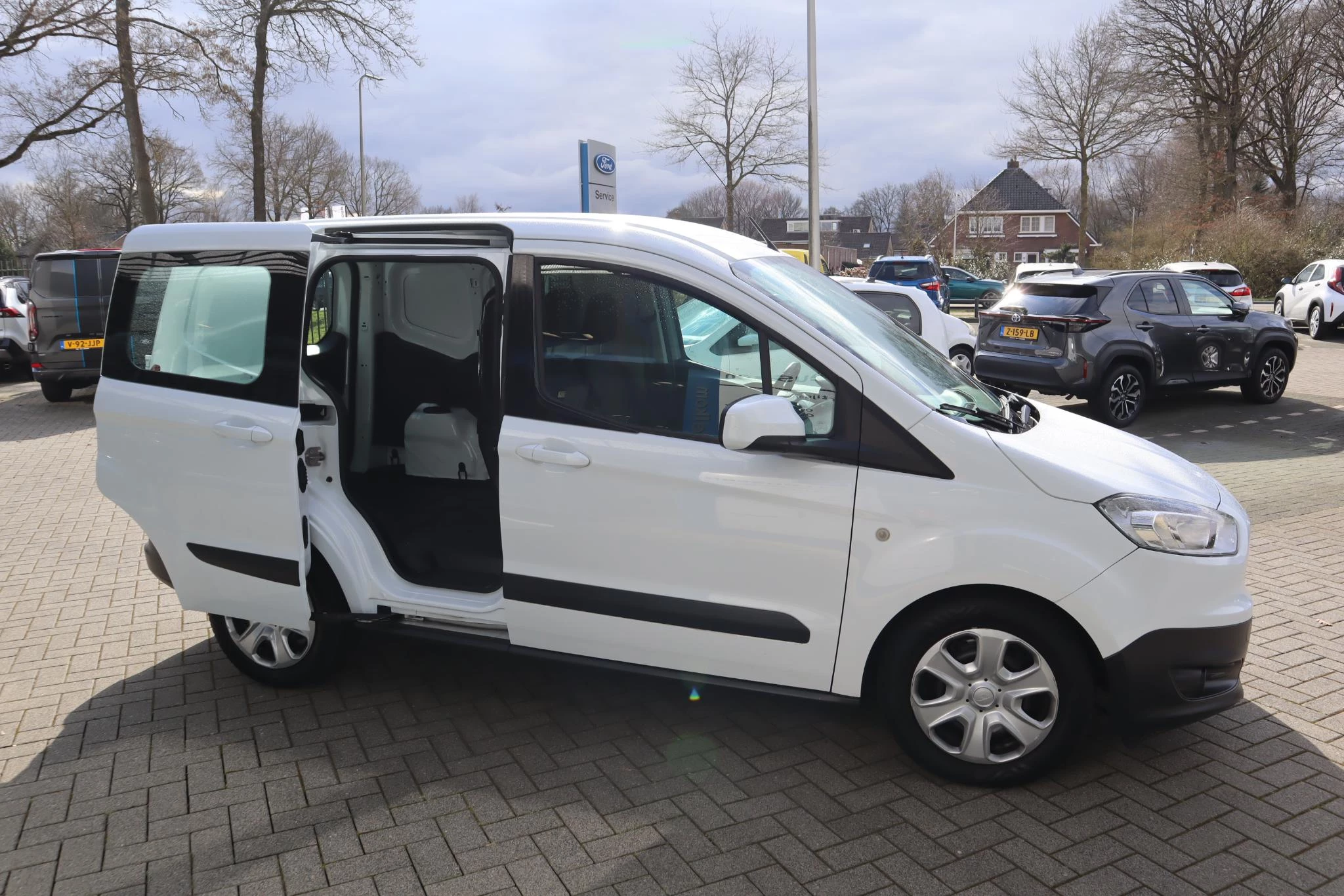 Hoofdafbeelding Ford Transit Courier