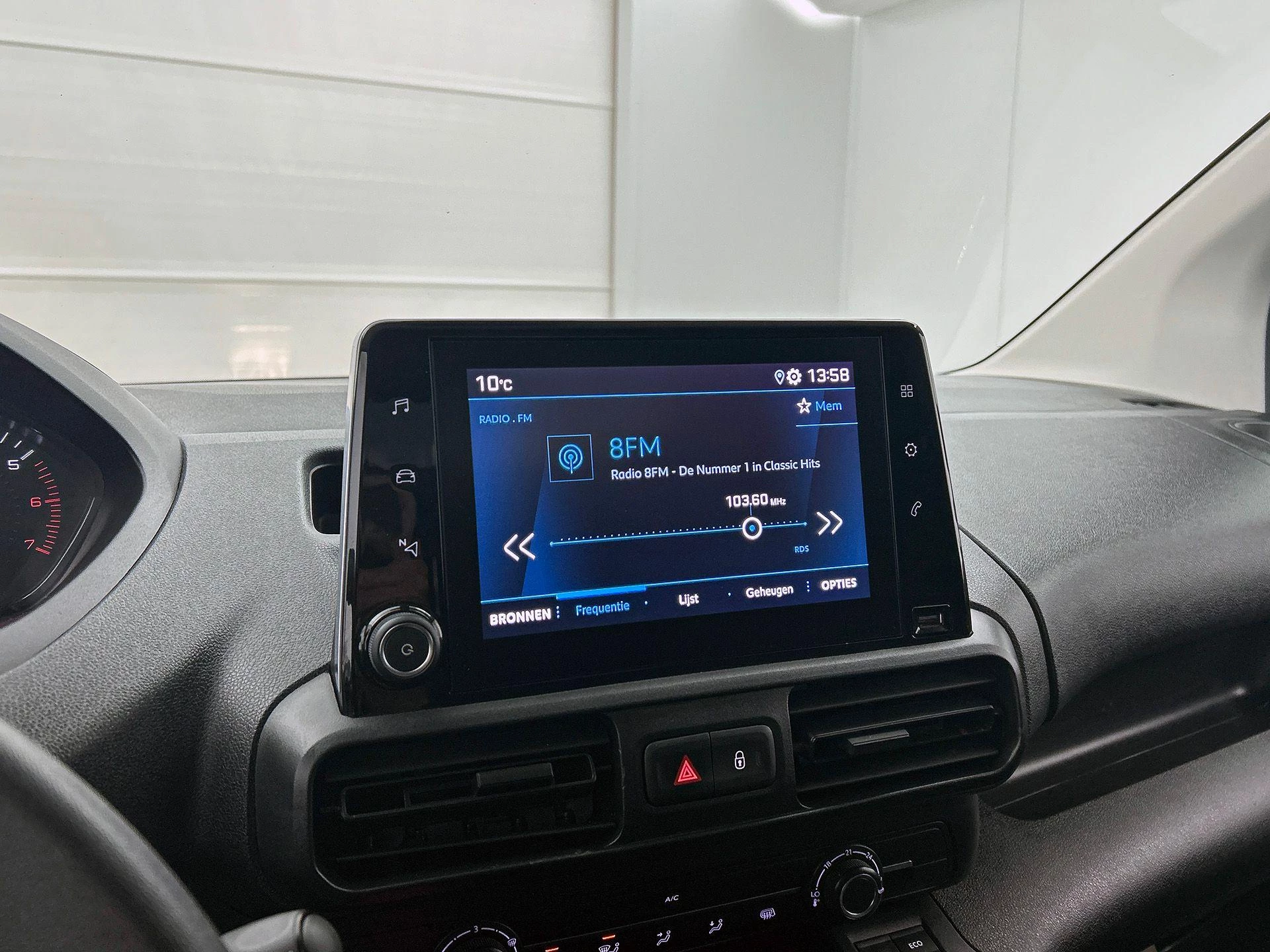 Hoofdafbeelding Peugeot Partner