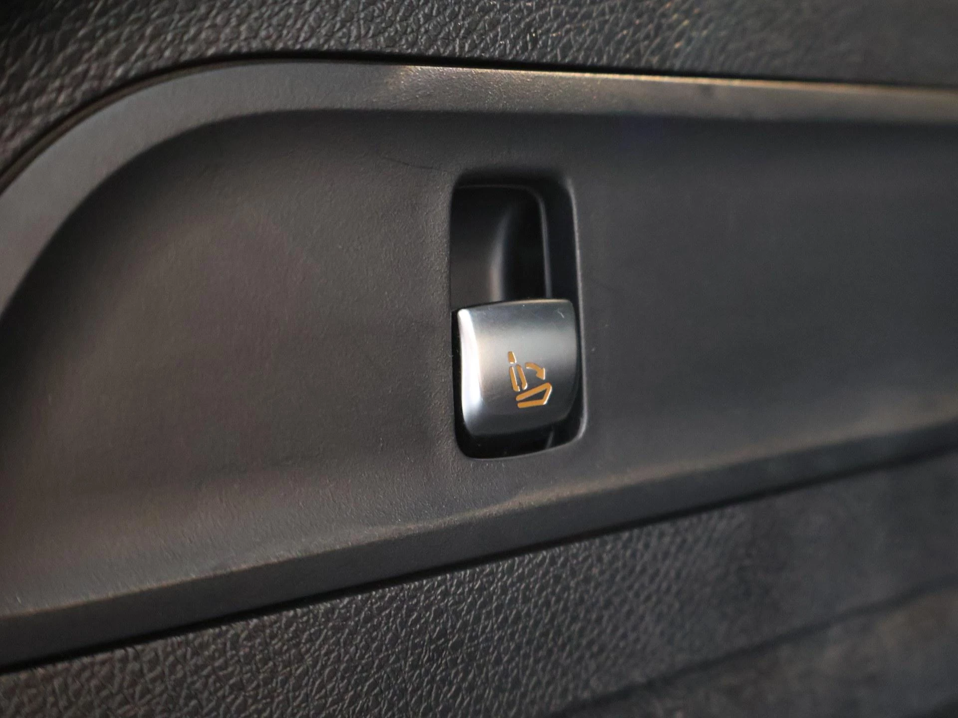 Hoofdafbeelding Mercedes-Benz EQC