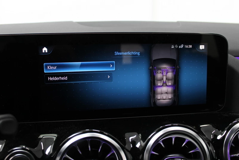 Hoofdafbeelding Mercedes-Benz EQA