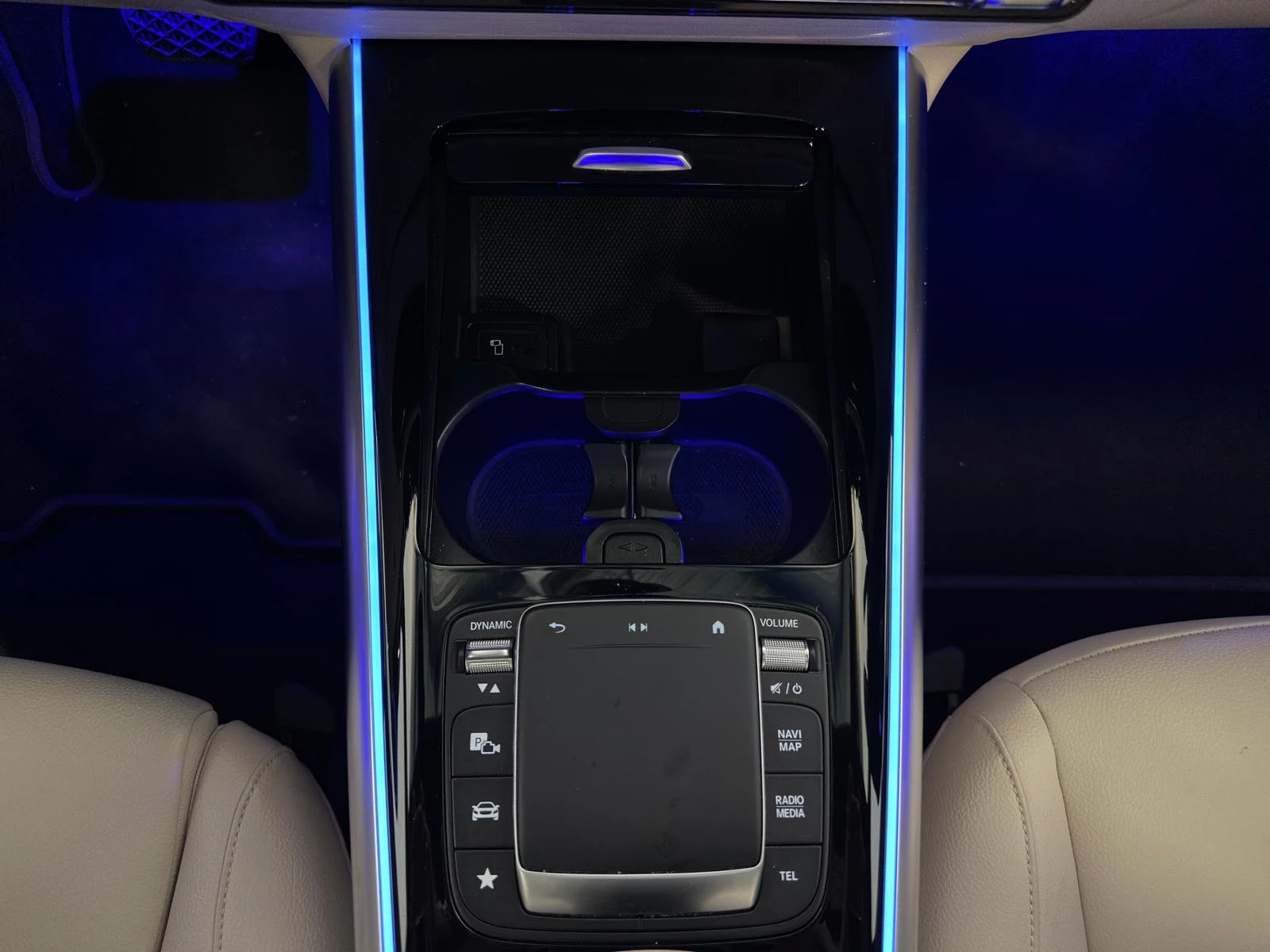 Hoofdafbeelding Mercedes-Benz EQA