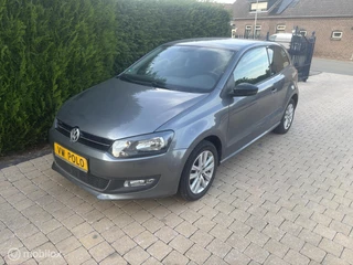 V.W  Polo 1.2   MET GEREVISEERDE MOTOR NIEUWE DISTRIBUTIE