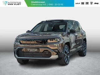 Jeep Compass First Edition 74 kWh | Direct leverbaar | Adapt. Cruise | Camera | Carplay | 20" | Elektr. A-Klep | Navi | Winter Pack | Schuif/Kanteldak | Premium Pack | Conv. Pack | Warmtepomp