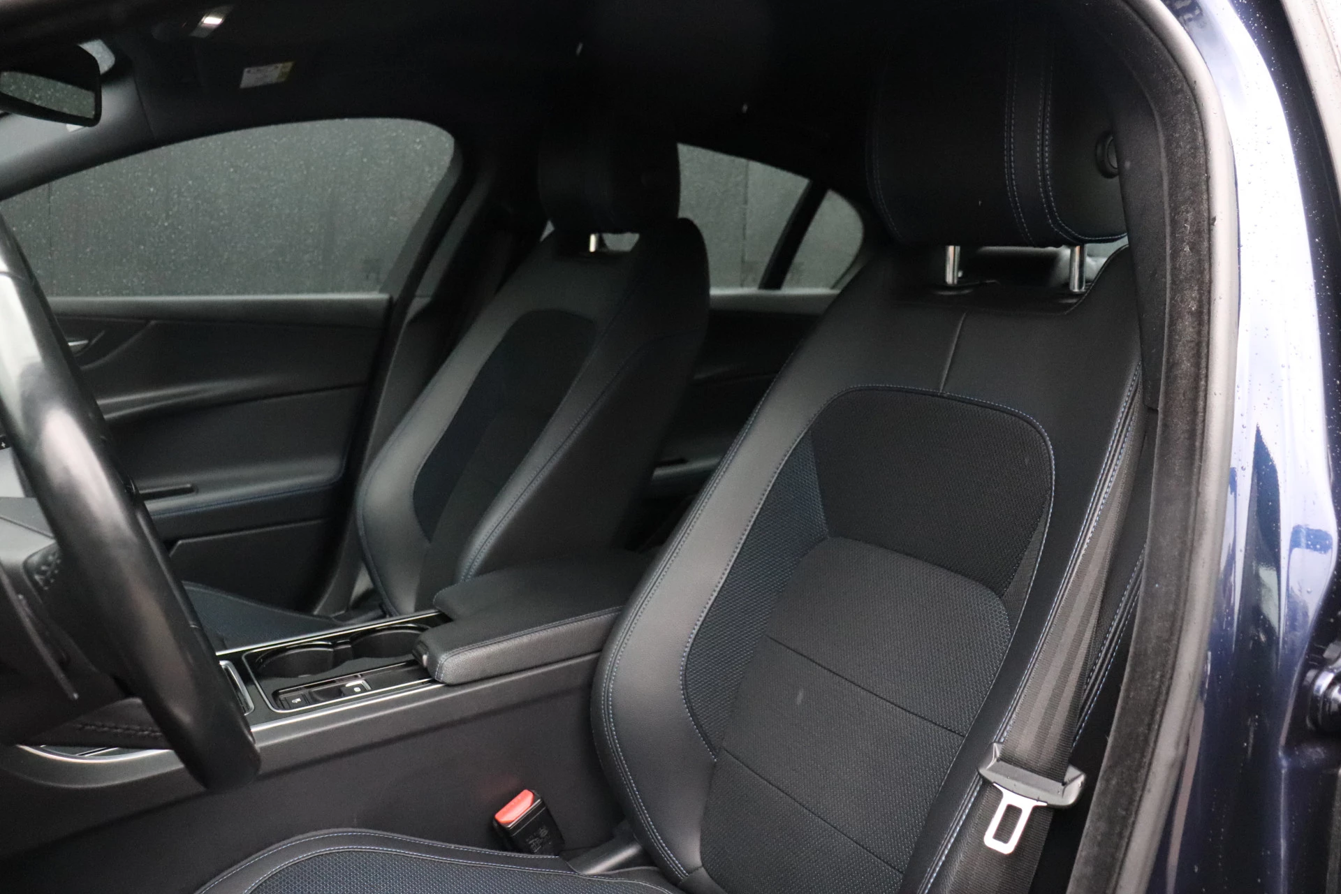 Hoofdafbeelding Jaguar XE