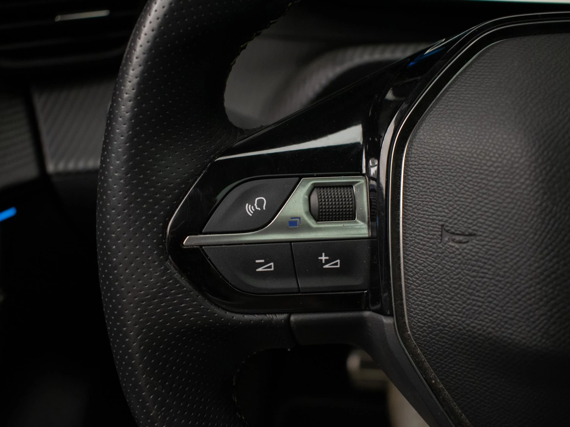 Hoofdafbeelding Peugeot e-208