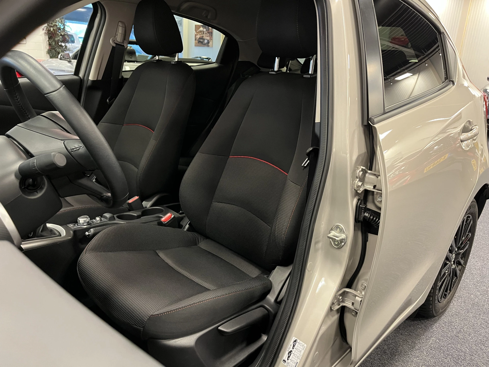 Hoofdafbeelding Mazda 2