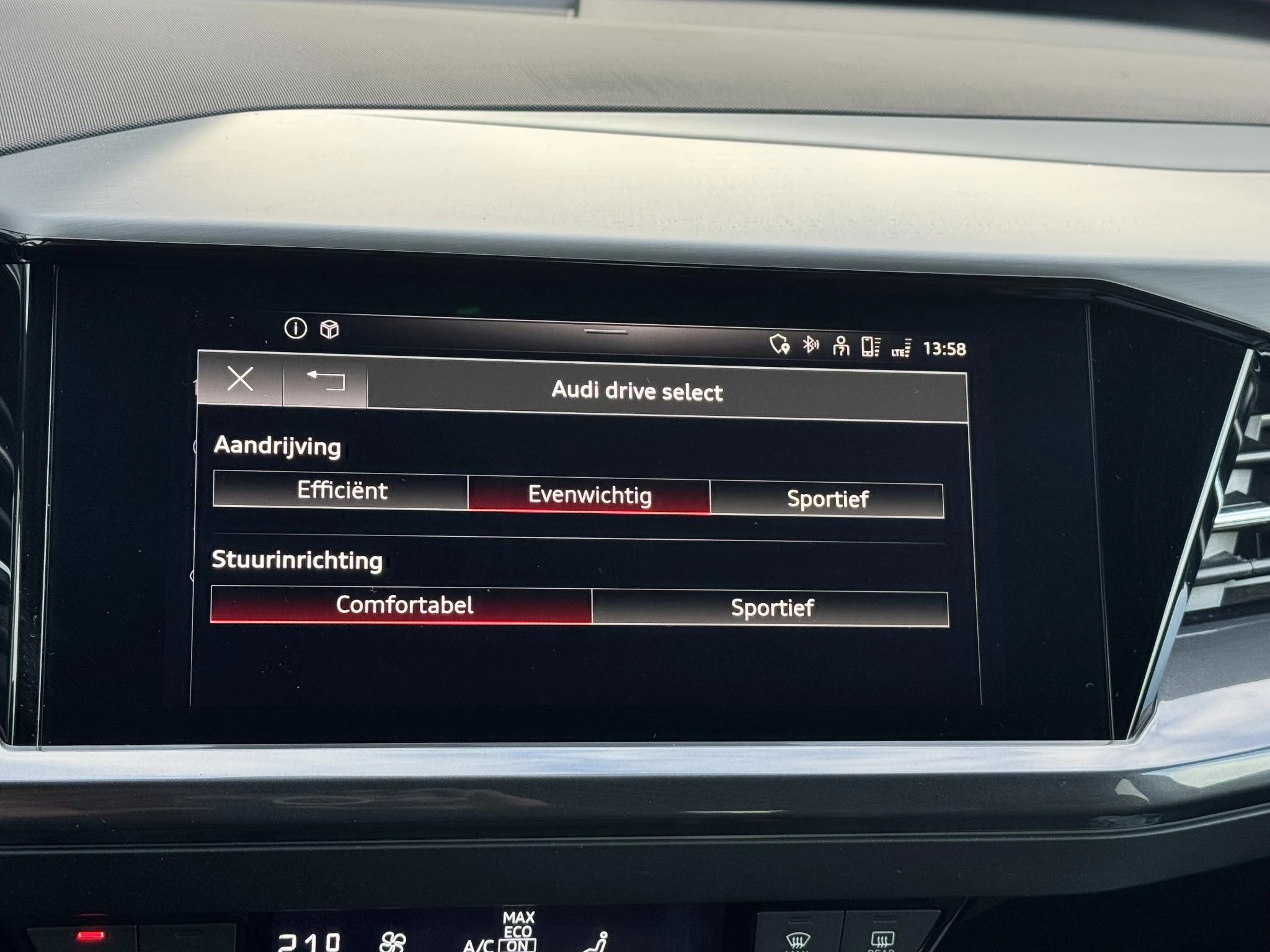 Hoofdafbeelding Audi Q4 e-tron