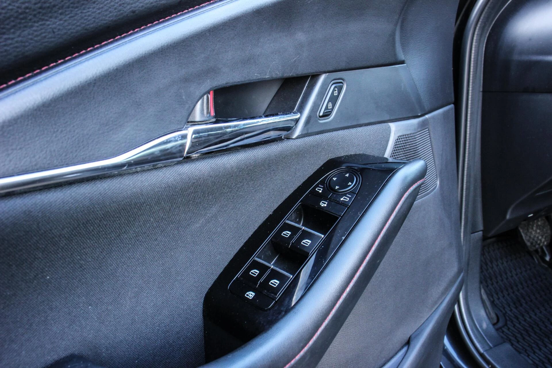 Hoofdafbeelding Mazda CX-30