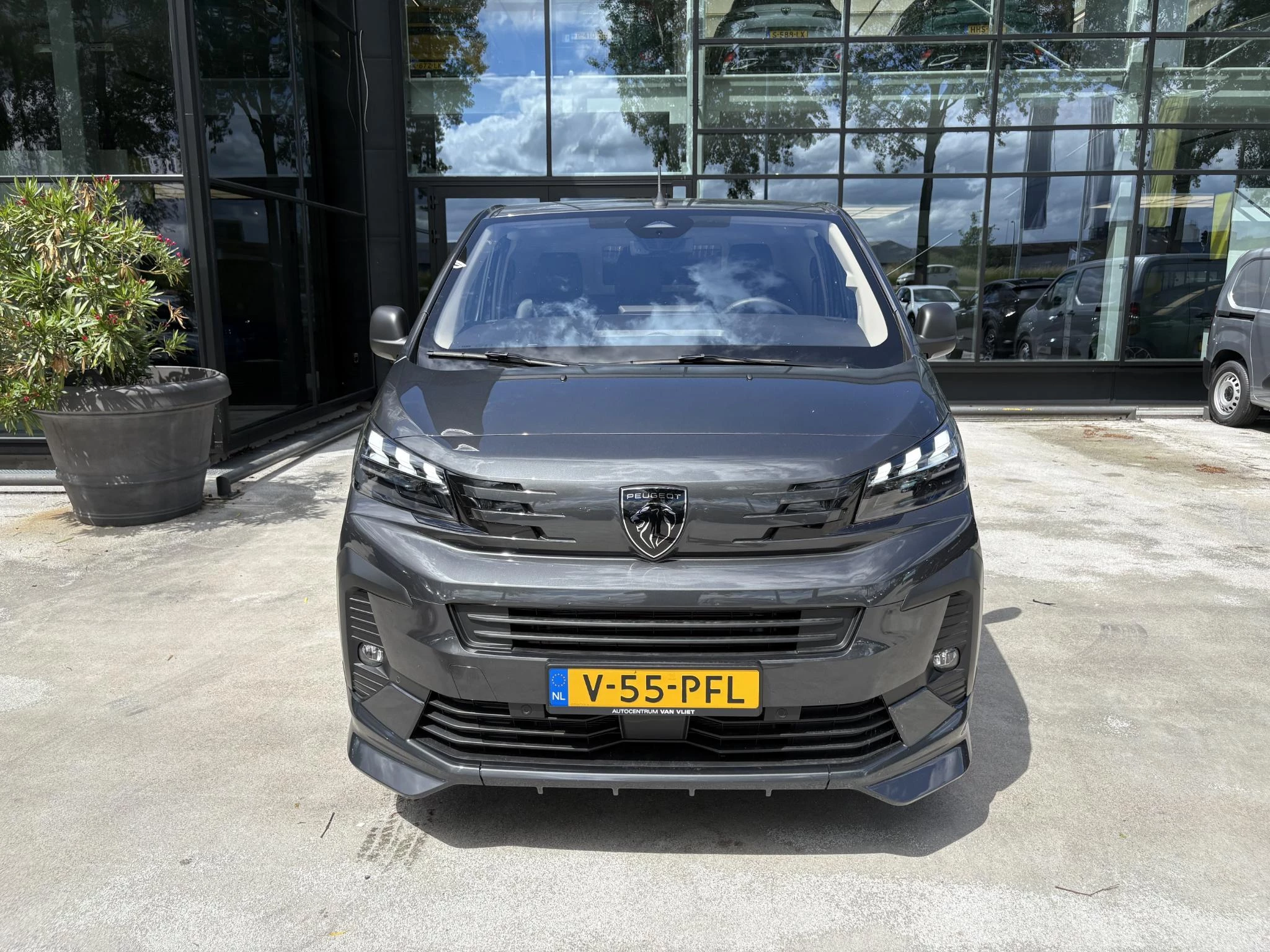 Hoofdafbeelding Peugeot e-Expert
