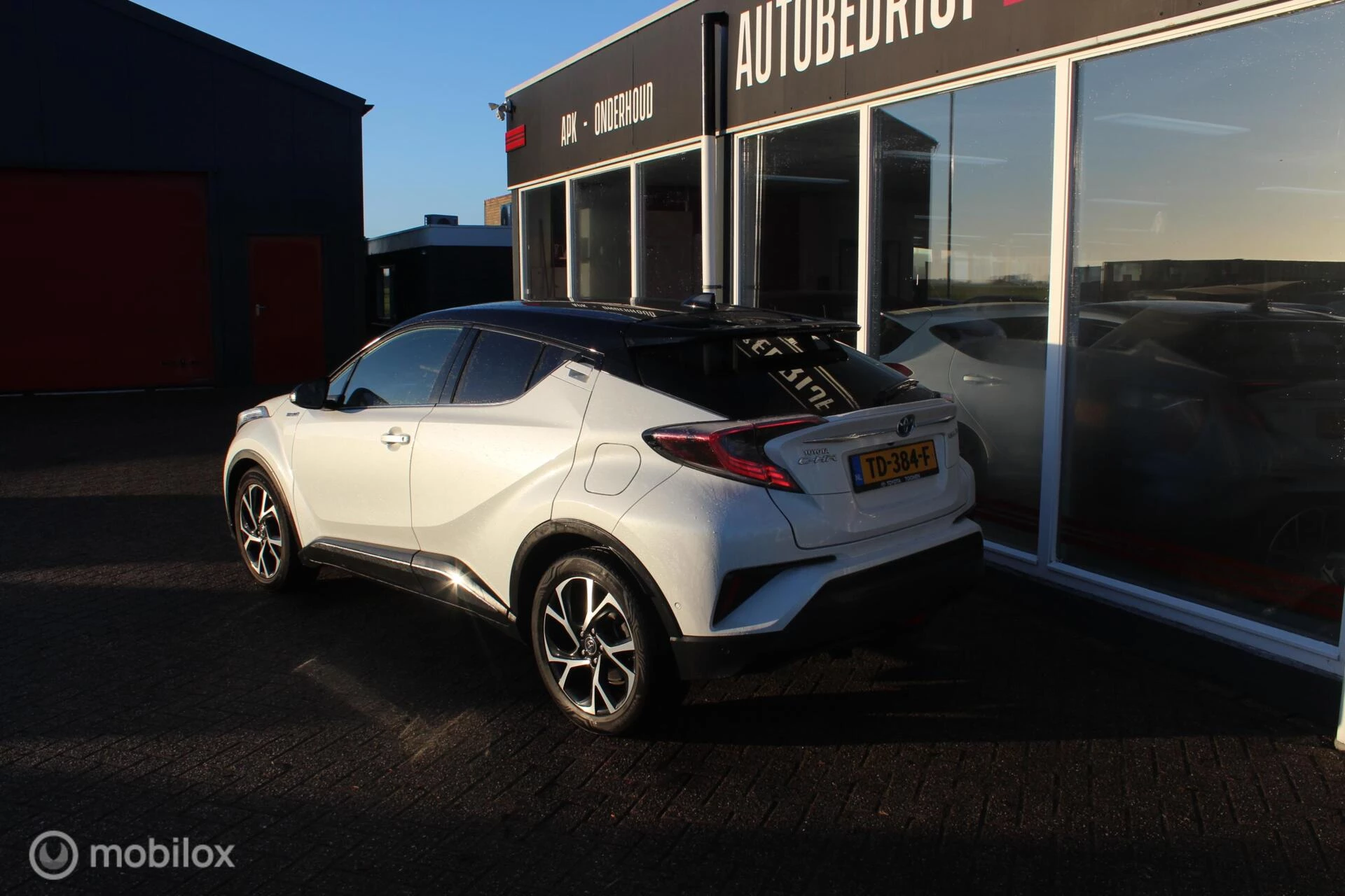 Hoofdafbeelding Toyota C-HR