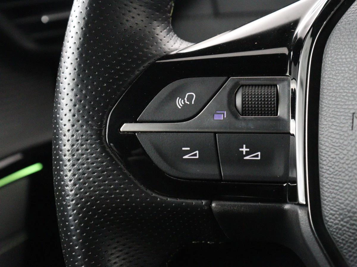 Hoofdafbeelding Peugeot e-208