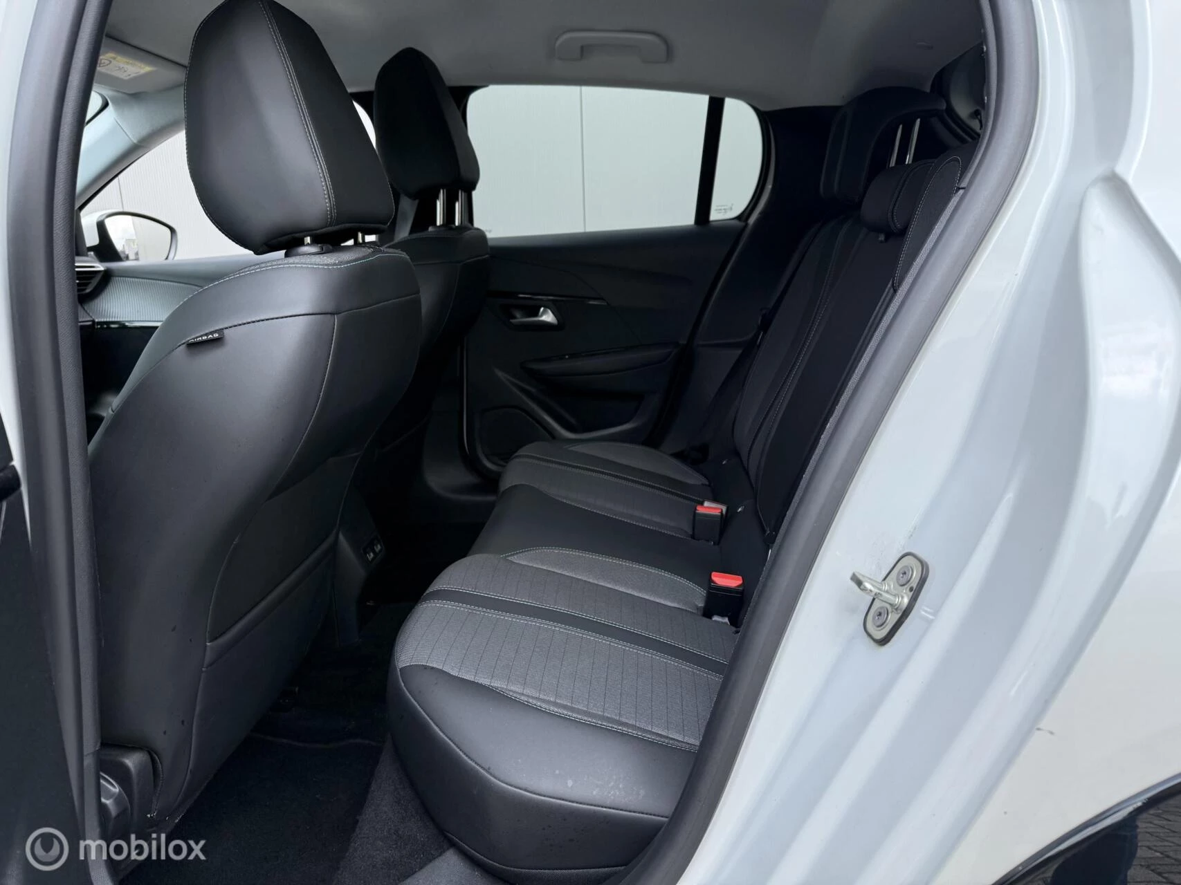 Hoofdafbeelding Peugeot e-208