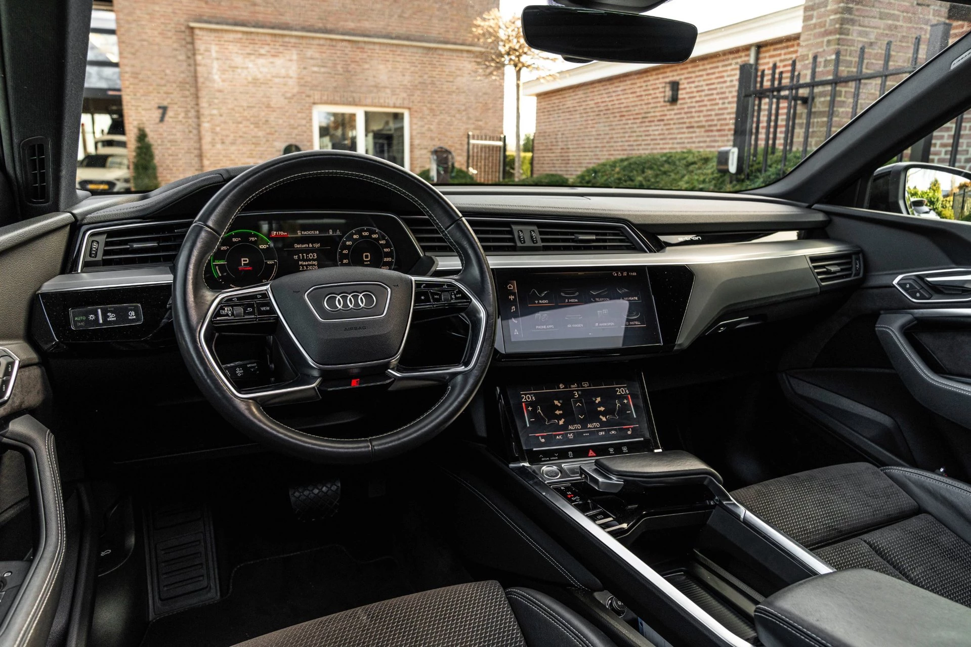 Hoofdafbeelding Audi e-tron