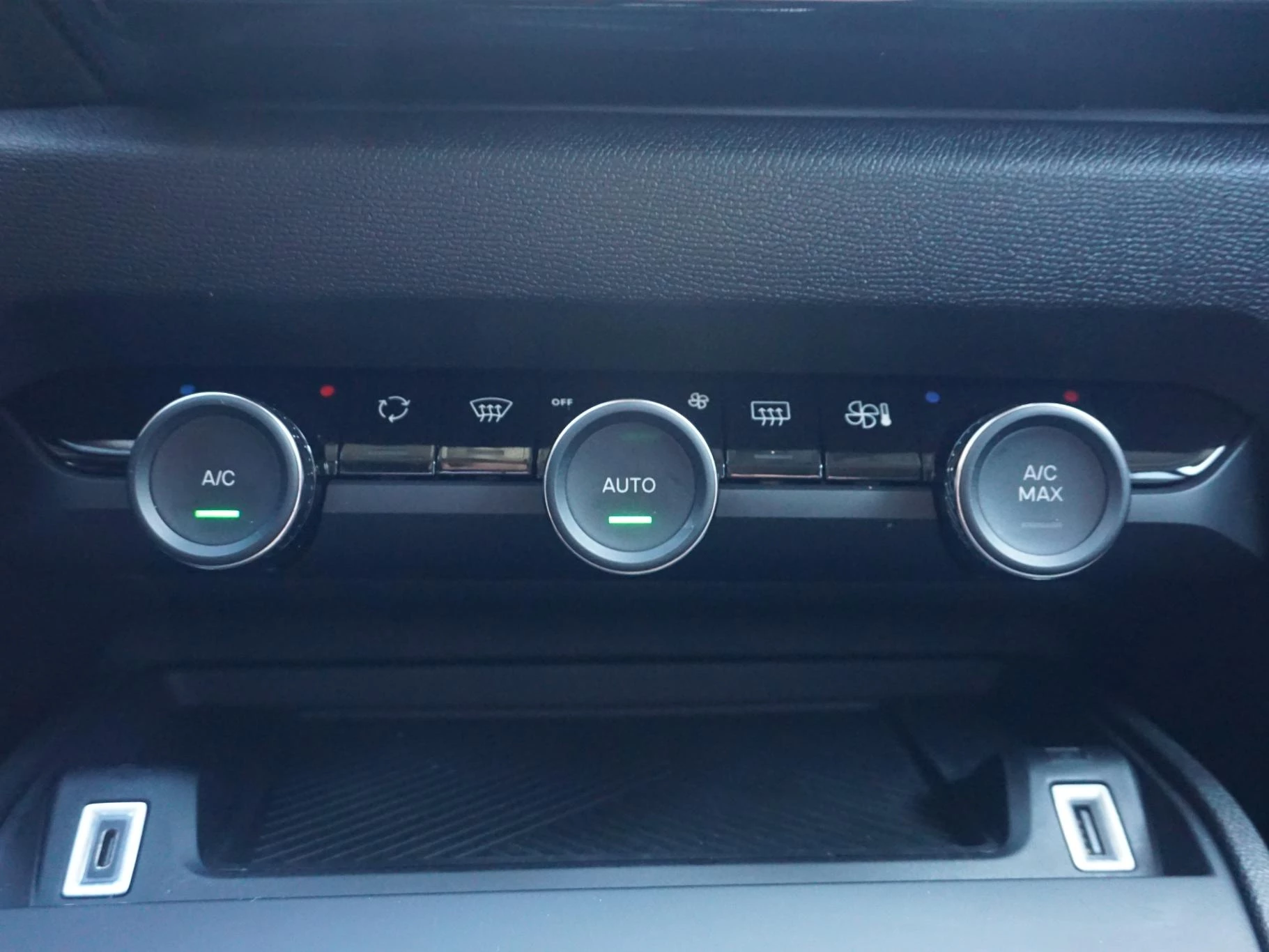 Hoofdafbeelding Citroën ë-C4