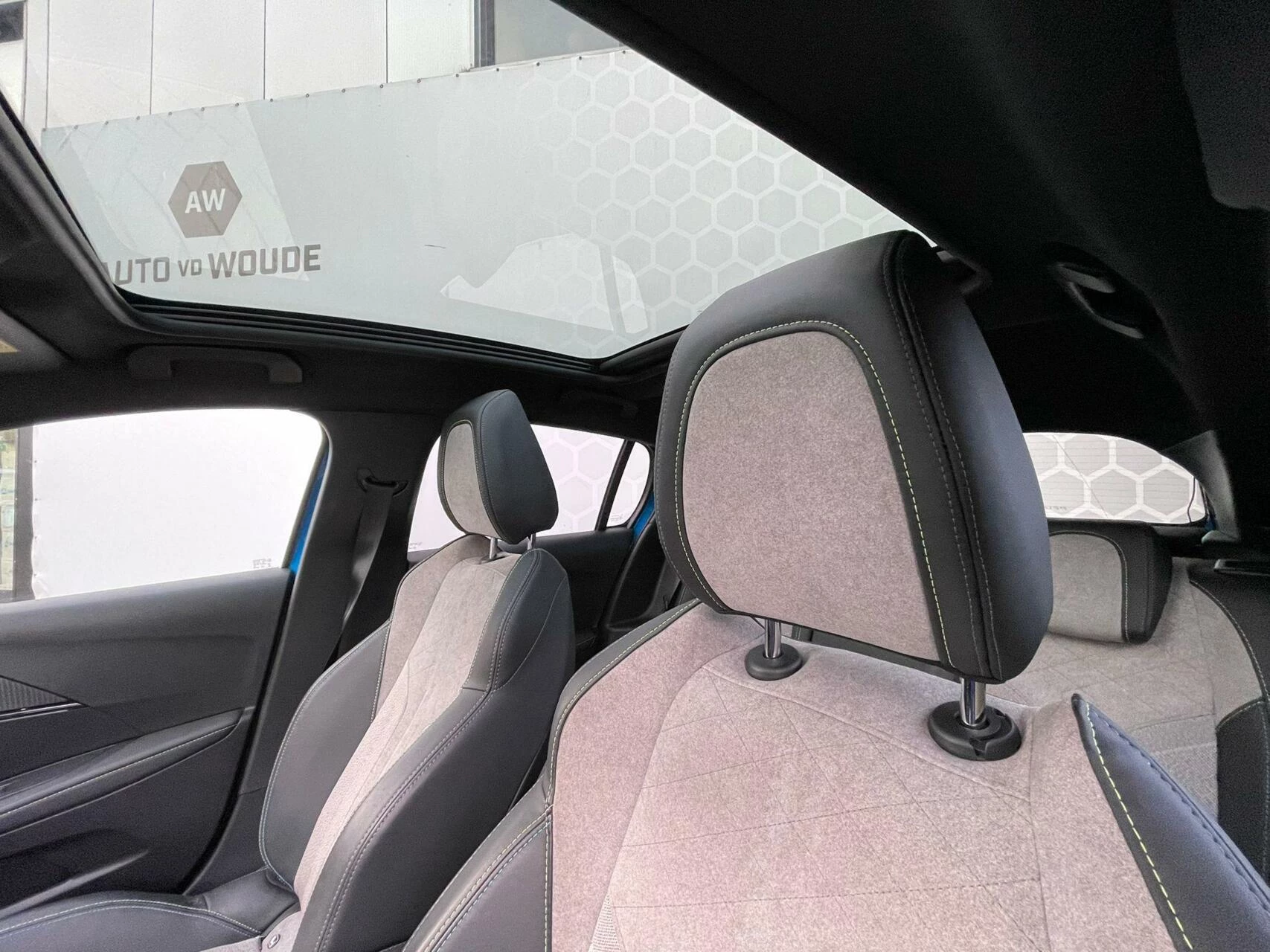 Hoofdafbeelding Peugeot e-208