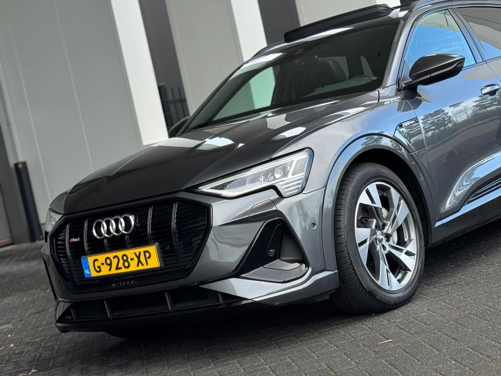 Hoofdafbeelding Audi e-tron