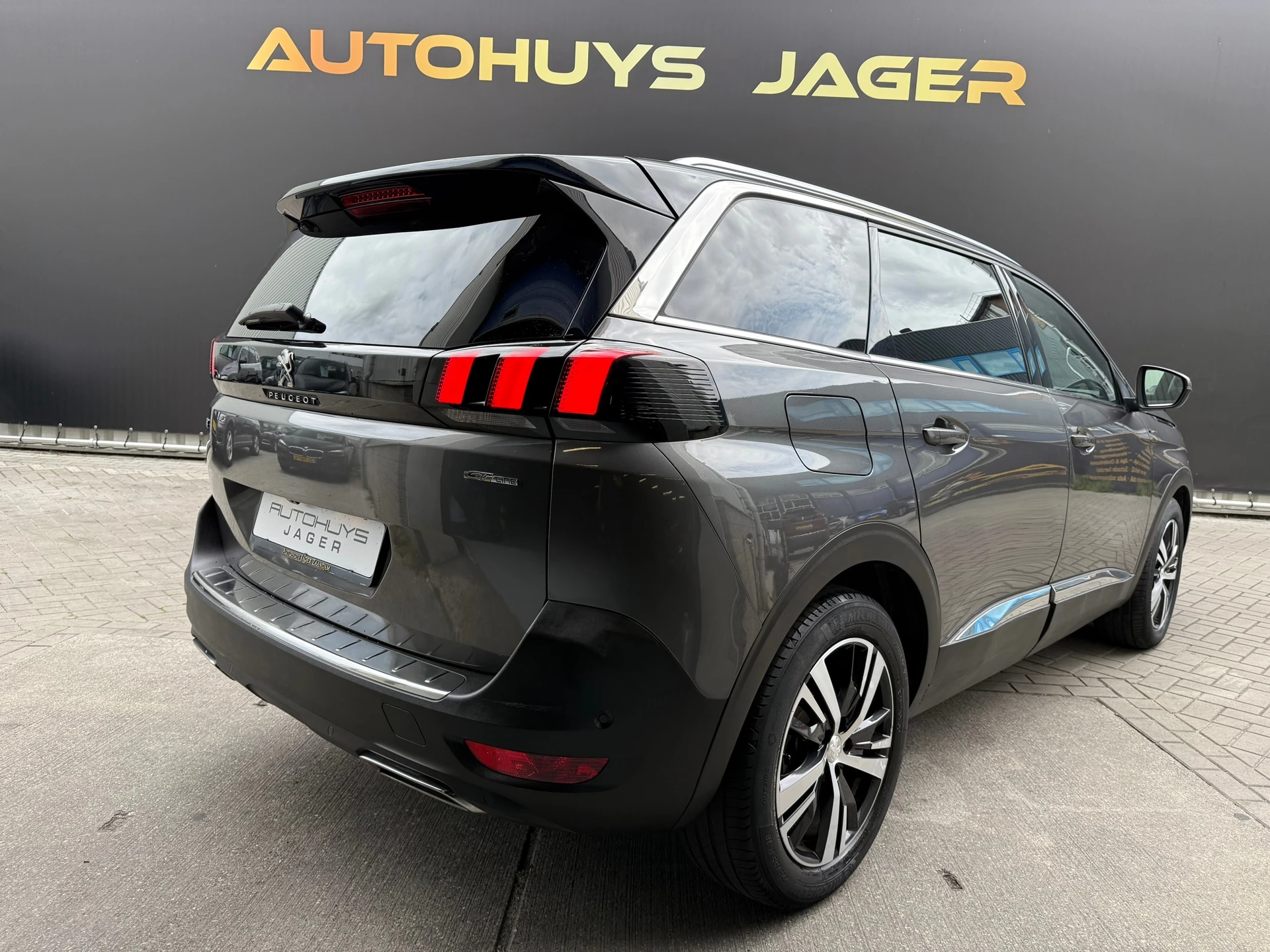 Hoofdafbeelding Peugeot 5008