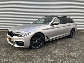 BMW 5-serie Touring 520i M-Sport | PANO | Trekhaak | Org. NL | 20' |
