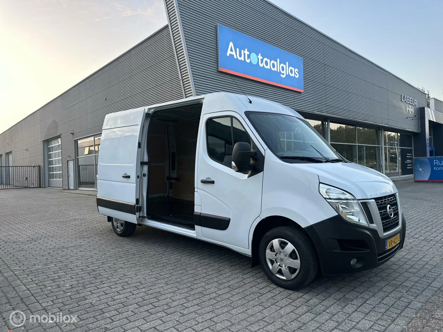 Hoofdafbeelding Nissan NV400