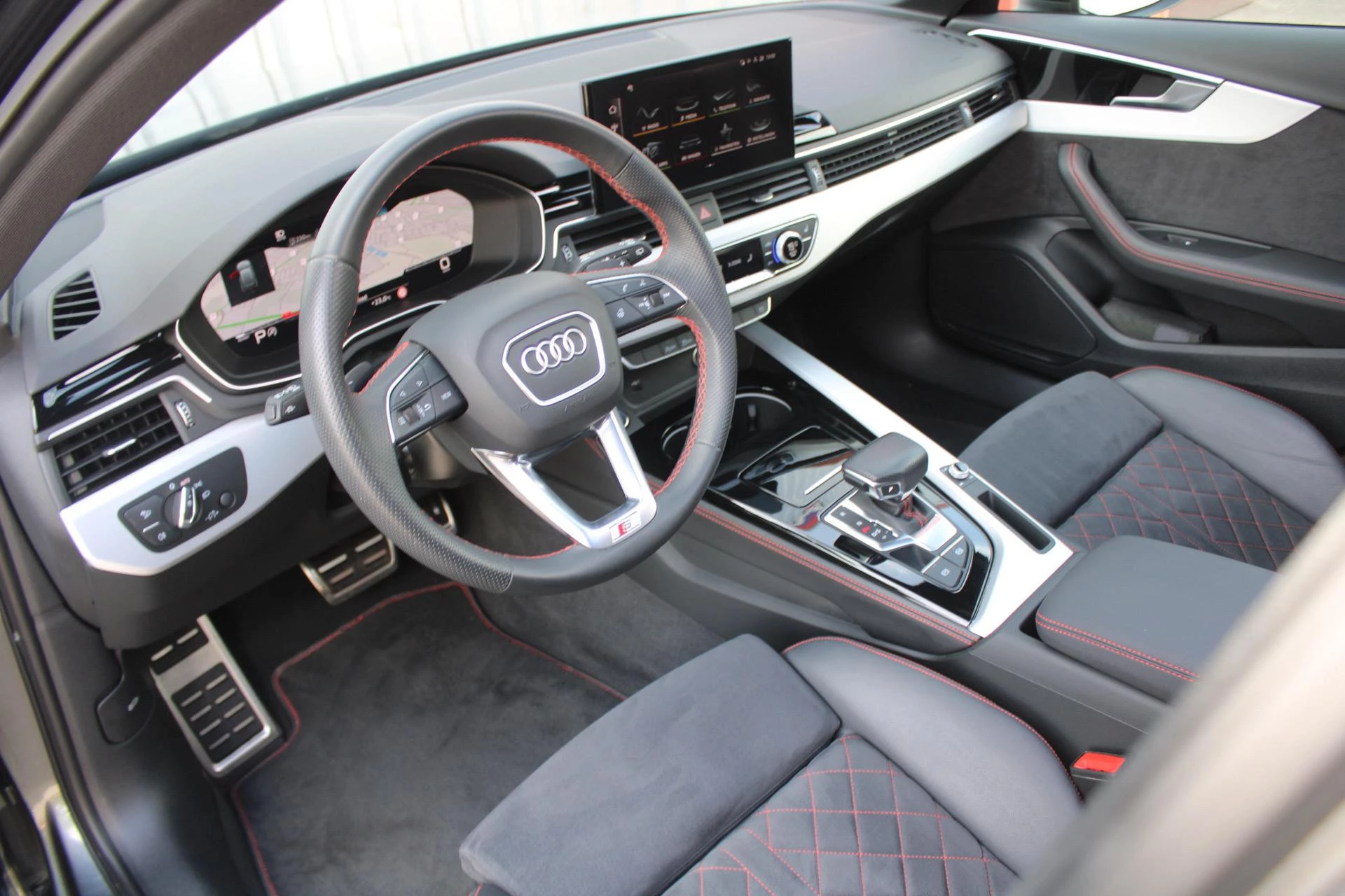 Hoofdafbeelding Audi A4