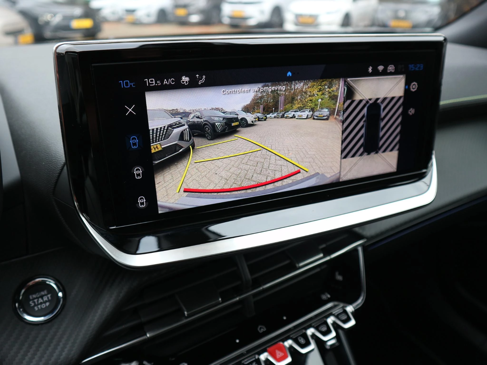 Hoofdafbeelding Peugeot e-2008