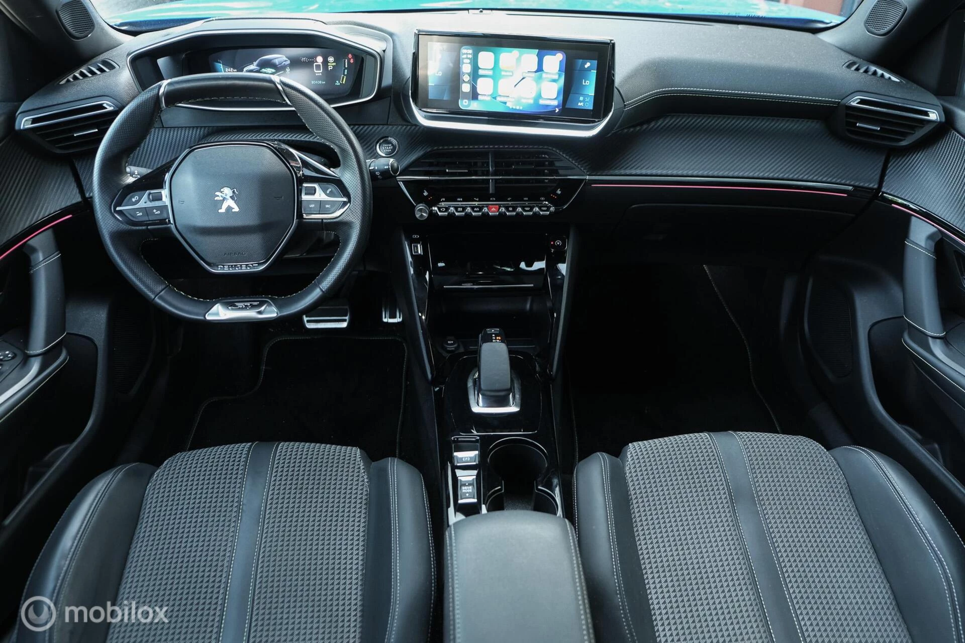 Hoofdafbeelding Peugeot e-2008