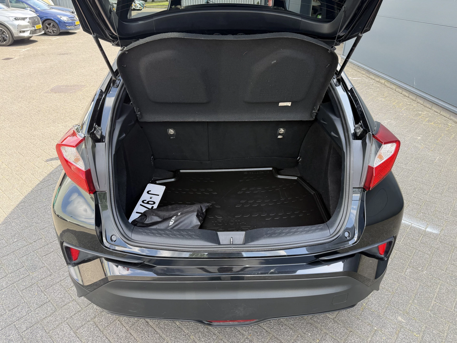 Hoofdafbeelding Toyota C-HR
