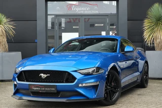 Hoofdafbeelding Ford Mustang Ford Mustang Fastback 5.0 V8 GT 450pk Navigatie/Stoelverwarming/Carbon