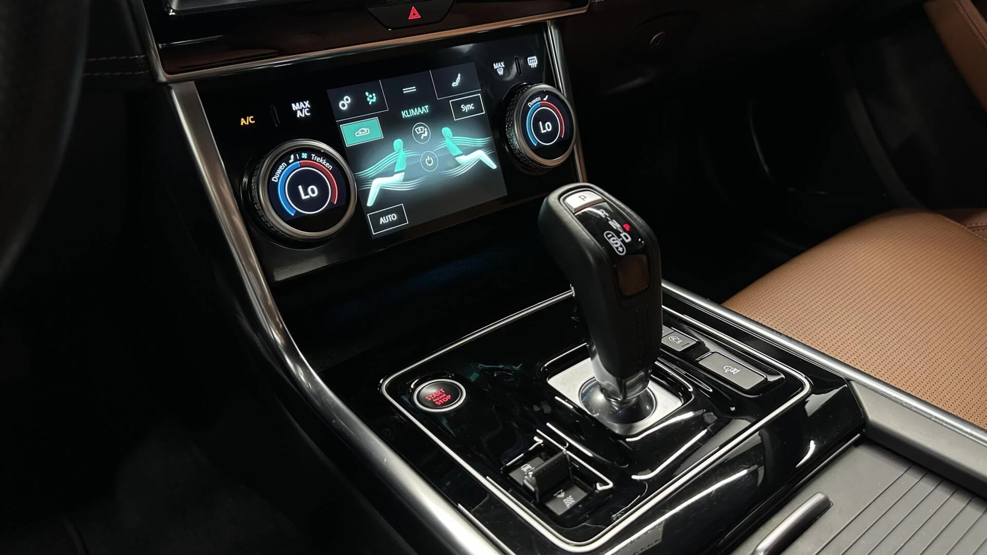 Hoofdafbeelding Jaguar XE