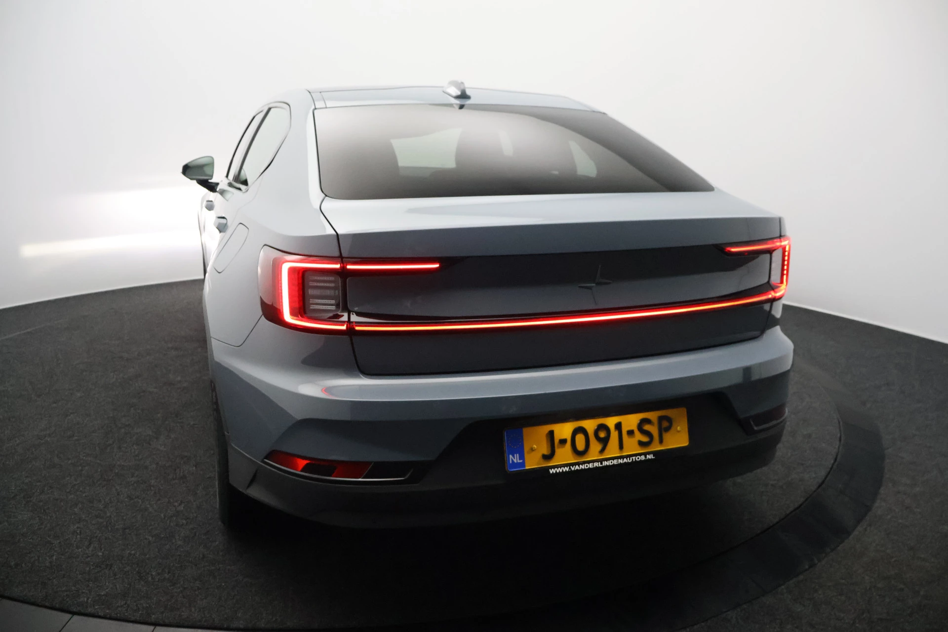 Hoofdafbeelding Polestar 2