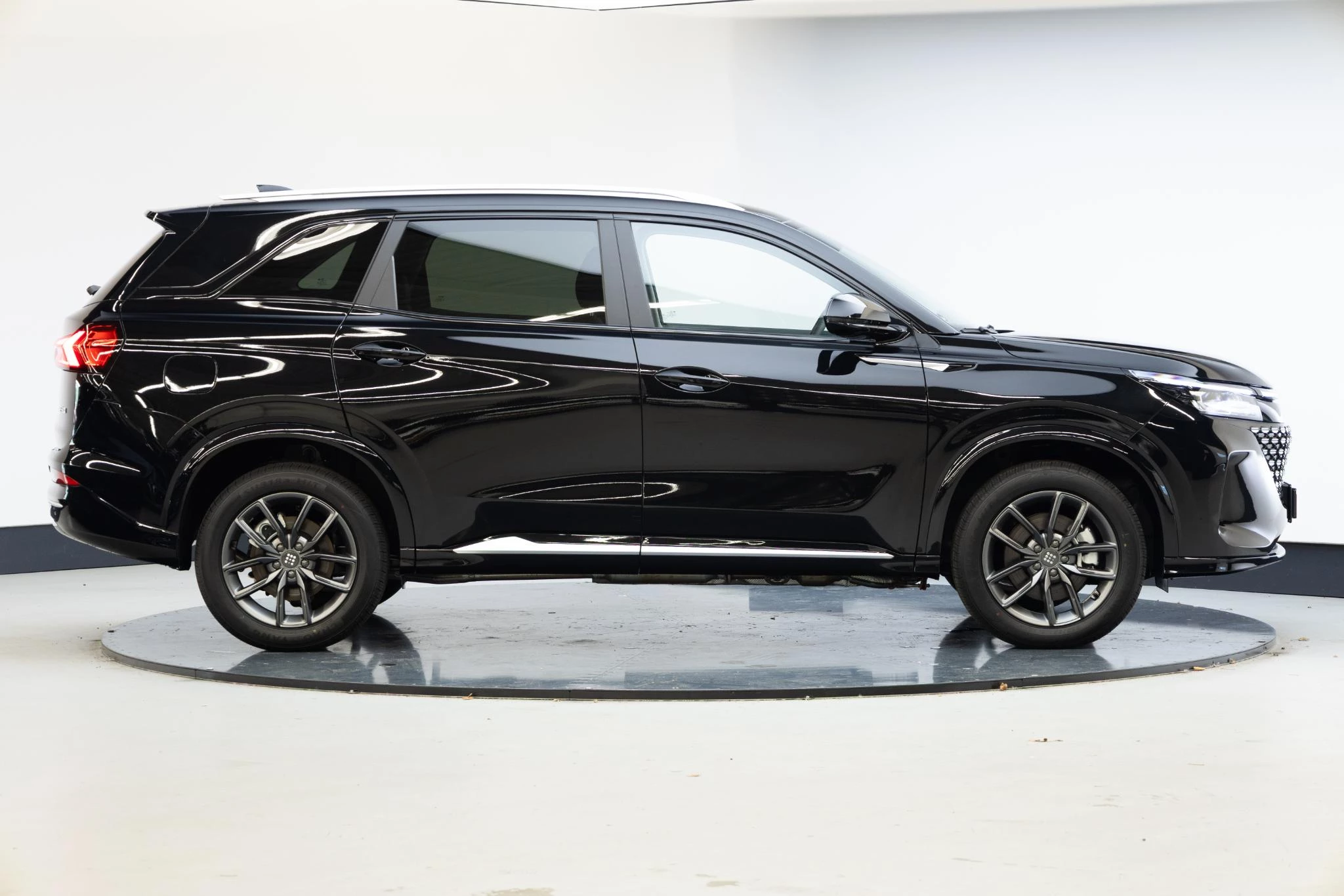 Hoofdafbeelding DFSK E5 PHEV