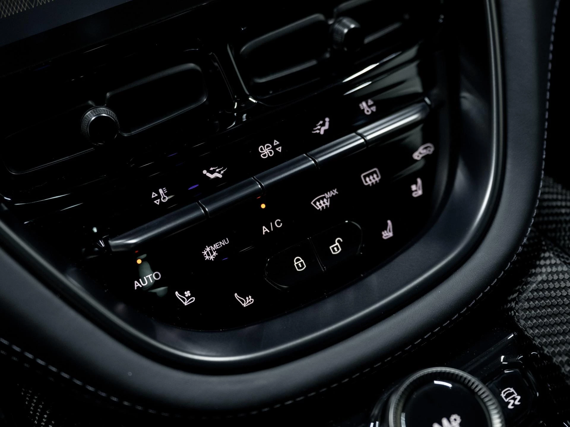 Hoofdafbeelding Aston Martin DBX