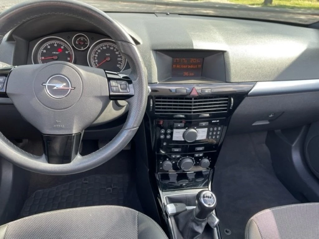 Hoofdafbeelding Opel Cabrio