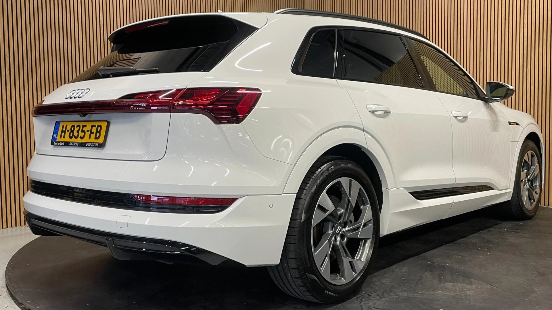 Hoofdafbeelding Audi e-tron