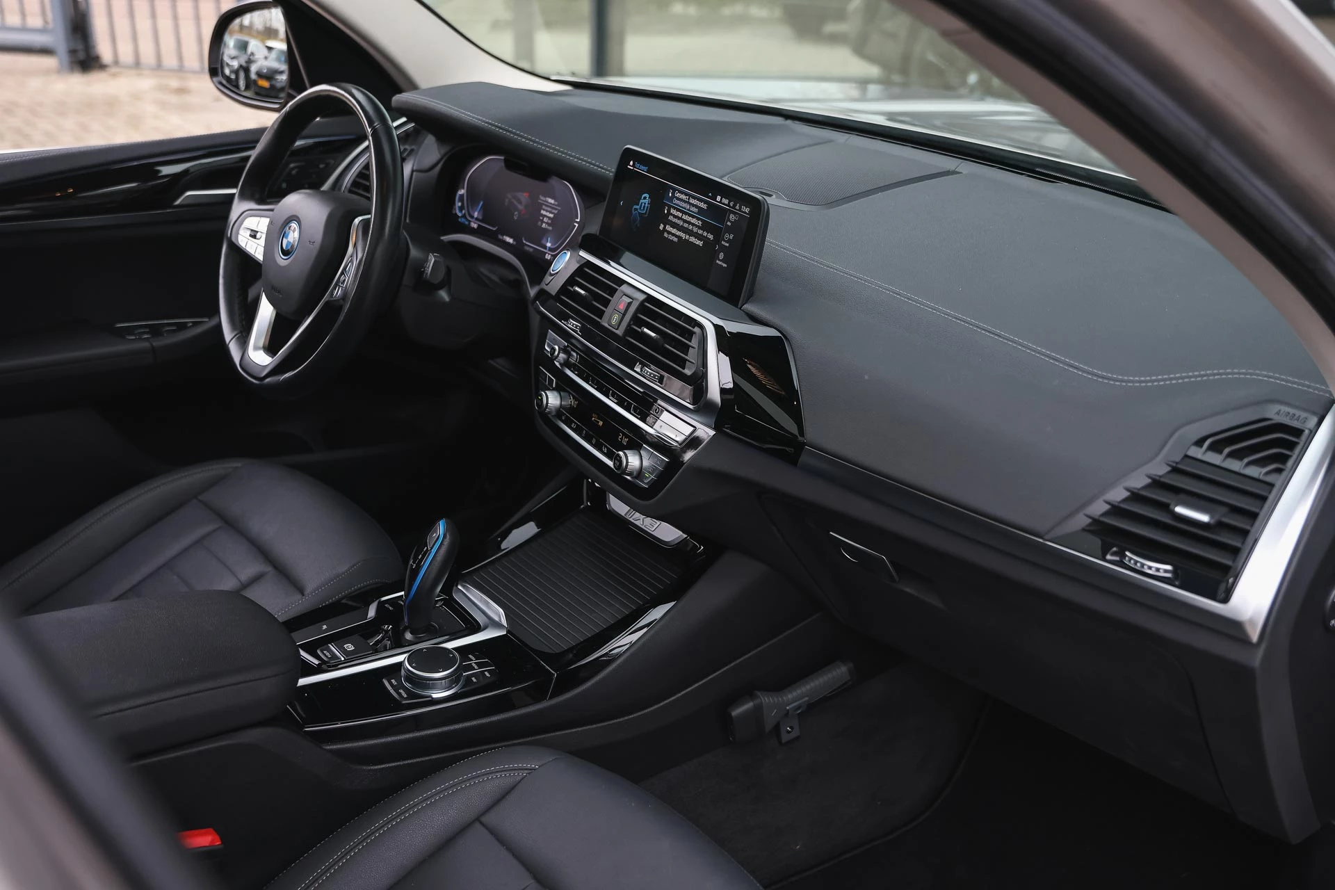 Hoofdafbeelding BMW iX3