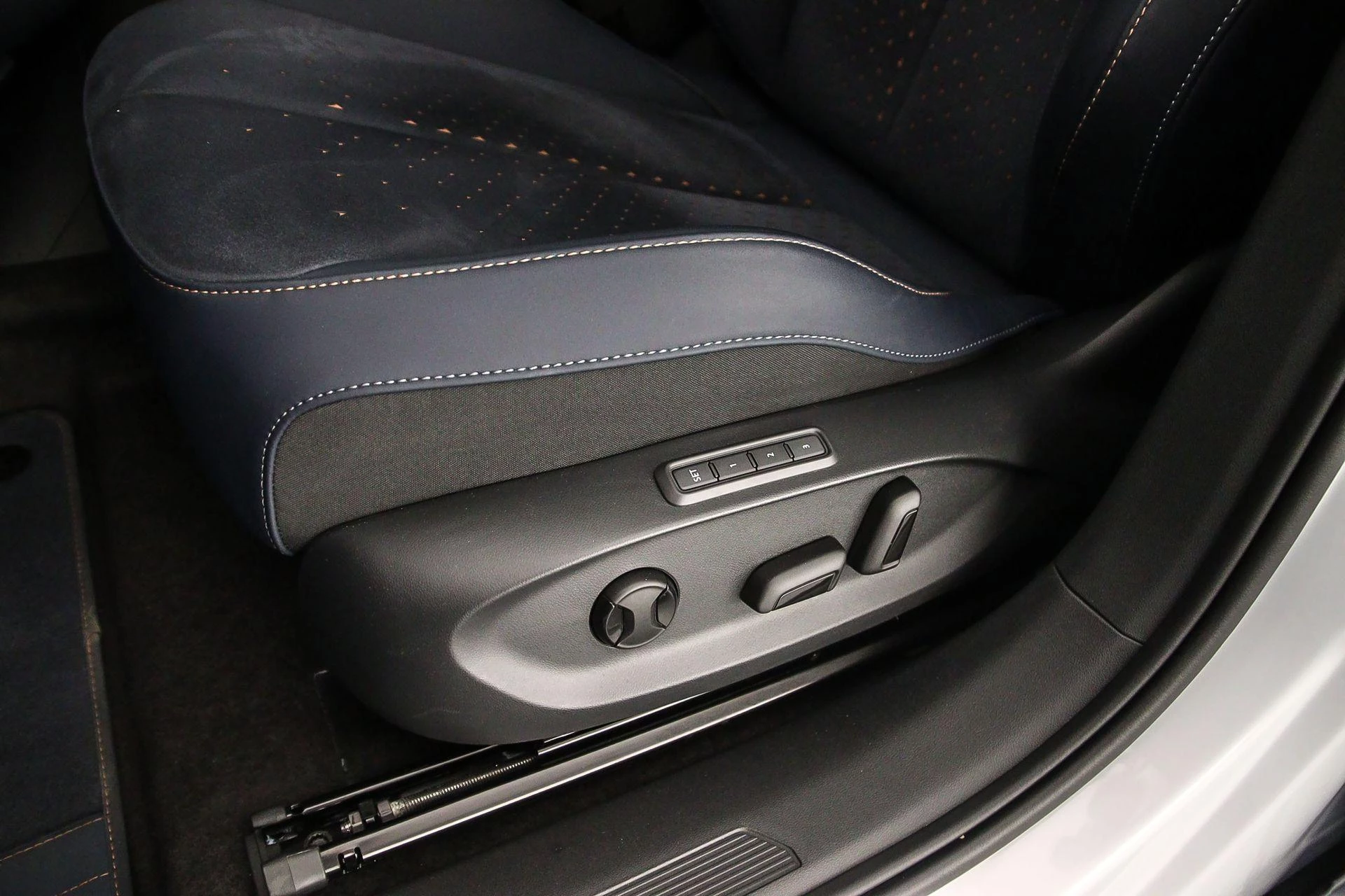 Hoofdafbeelding CUPRA Tavascan