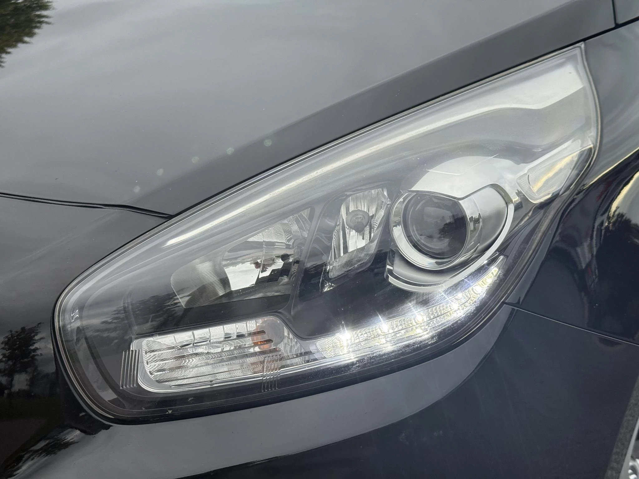 Hoofdafbeelding Kia Carens
