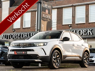 Hoofdafbeelding Opel Mokka-e Opel Mokka-e Elegance 50-kWh 11kw bl. ORG NL TREKHAAK CAMERA LED STOELVERW