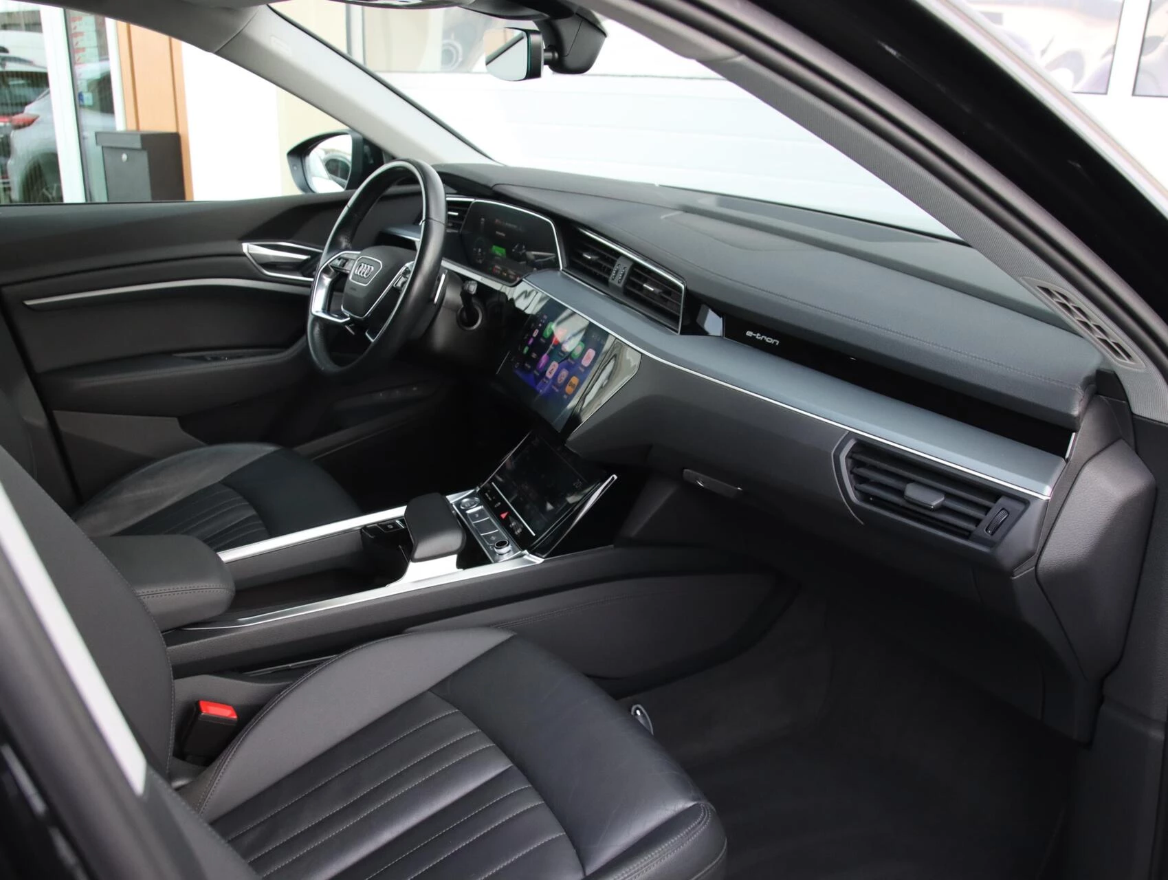 Hoofdafbeelding Audi e-tron