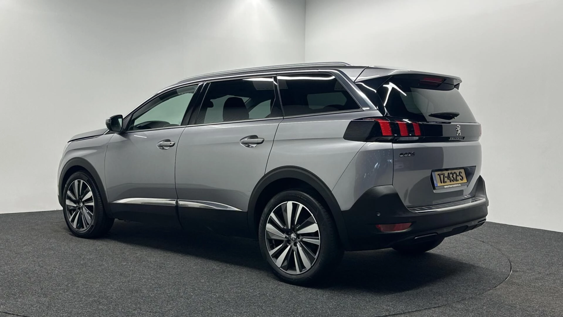 Hoofdafbeelding Peugeot 5008