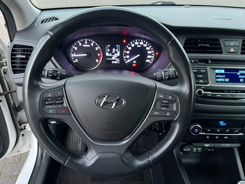 Hoofdafbeelding Hyundai i20