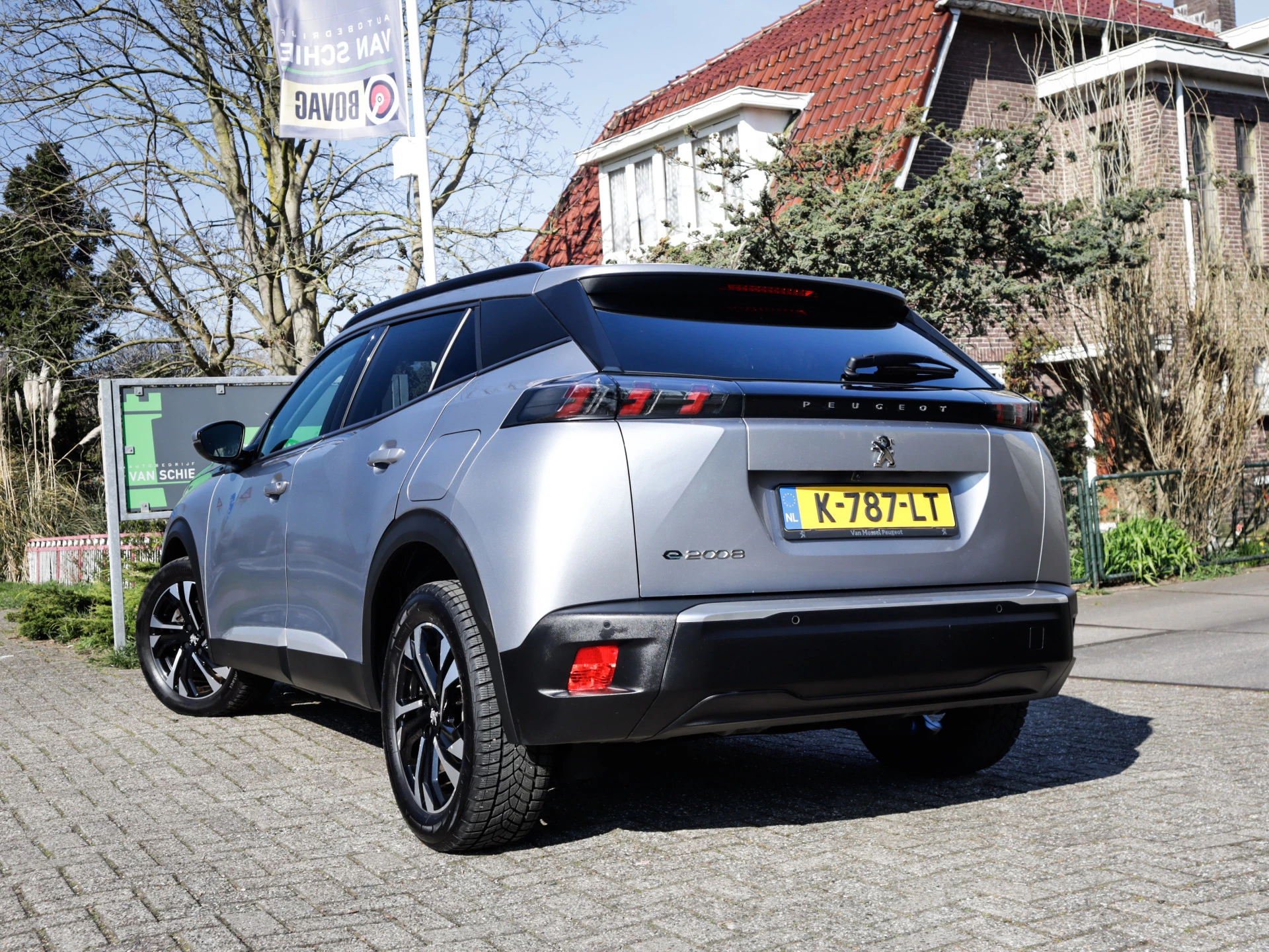 Hoofdafbeelding Peugeot e-2008