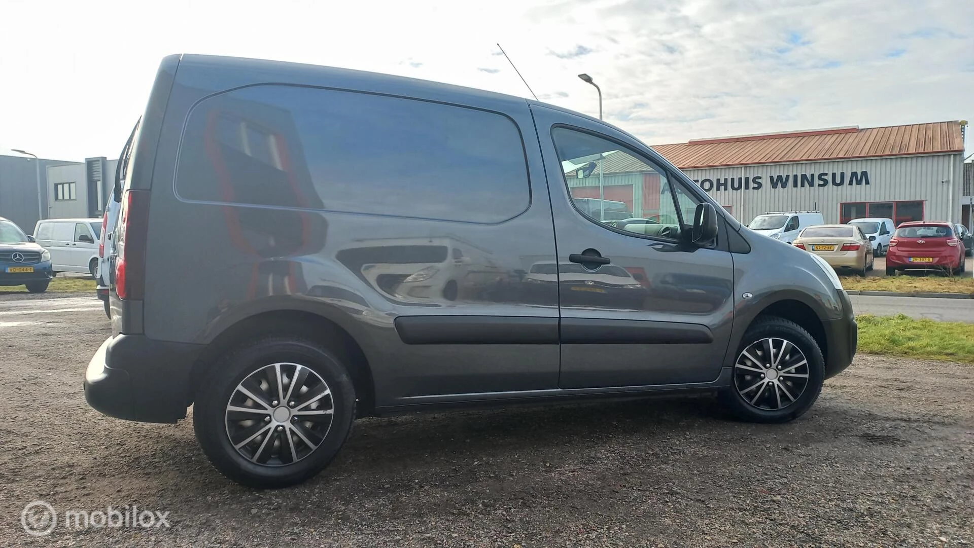 Hoofdafbeelding Peugeot Partner