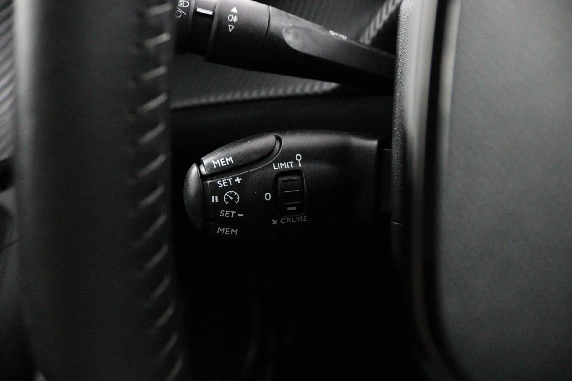 Hoofdafbeelding Peugeot e-2008