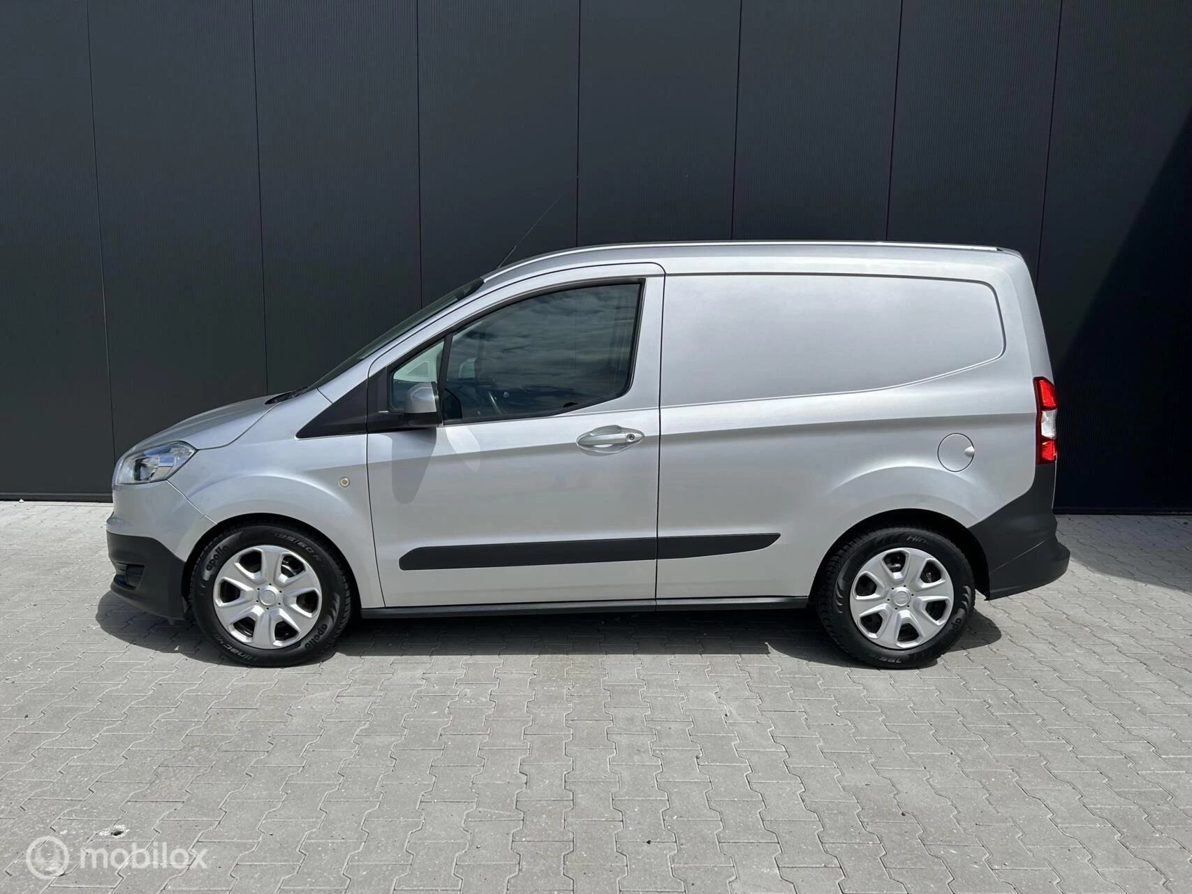 Hoofdafbeelding Ford Transit Courier