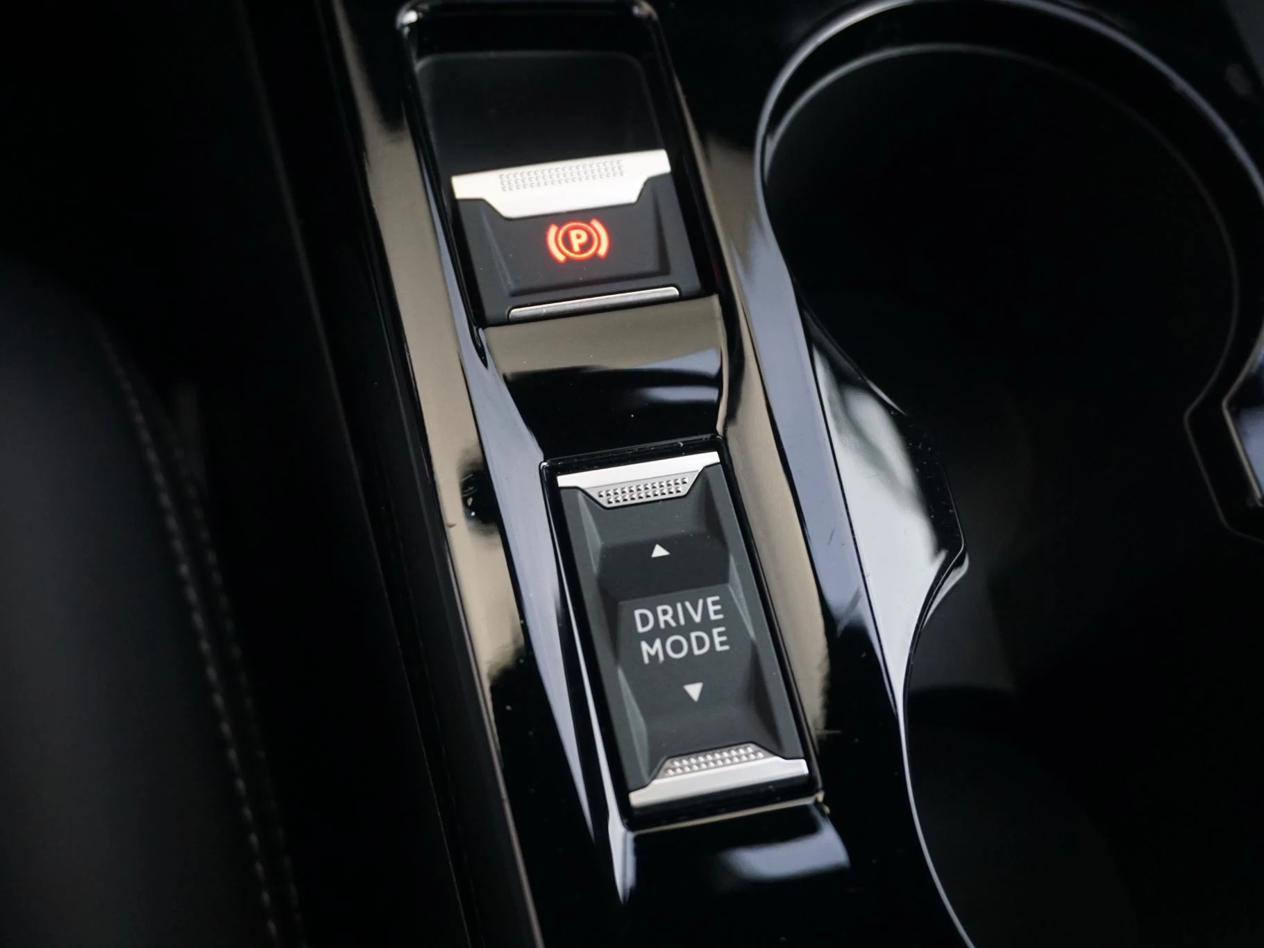 Hoofdafbeelding Peugeot e-208