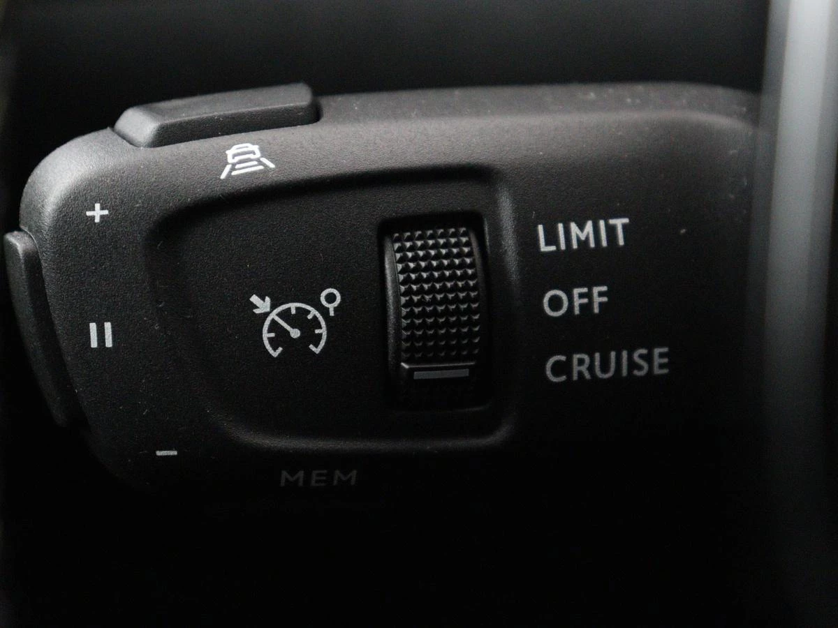 Hoofdafbeelding Peugeot e-2008